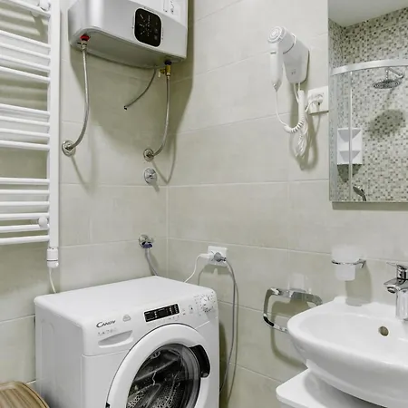 Apartment Lora 13.jula, 15 Budva
